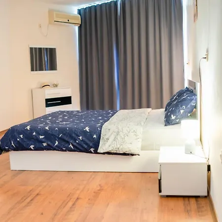 Apartament Midia